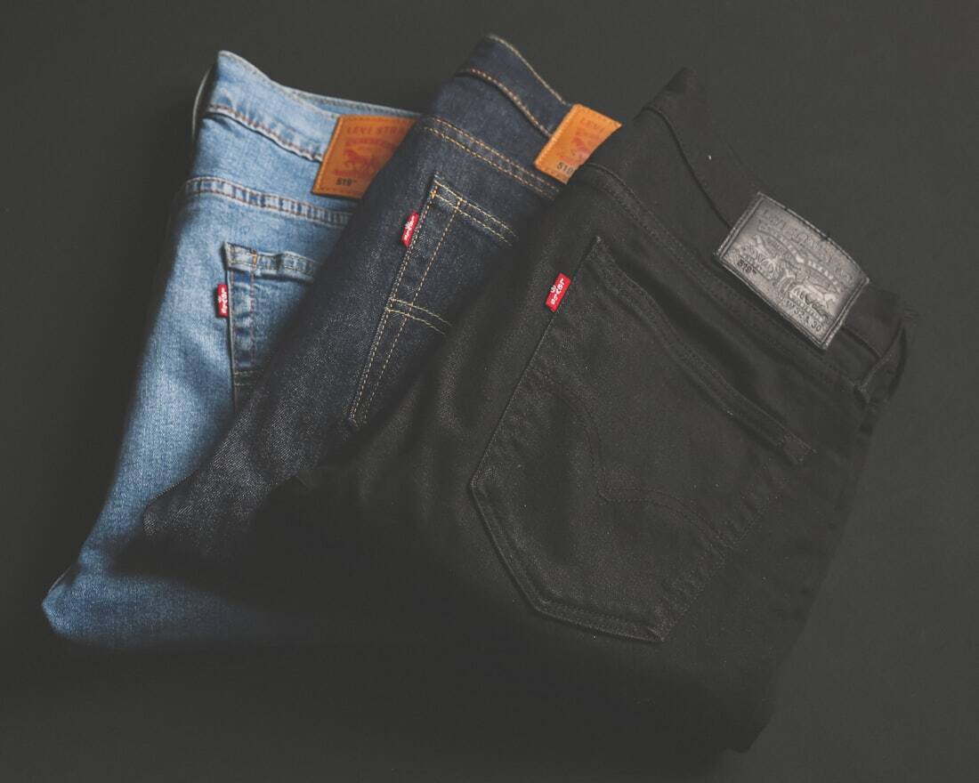 Calça jeans masculina de boa modelagem