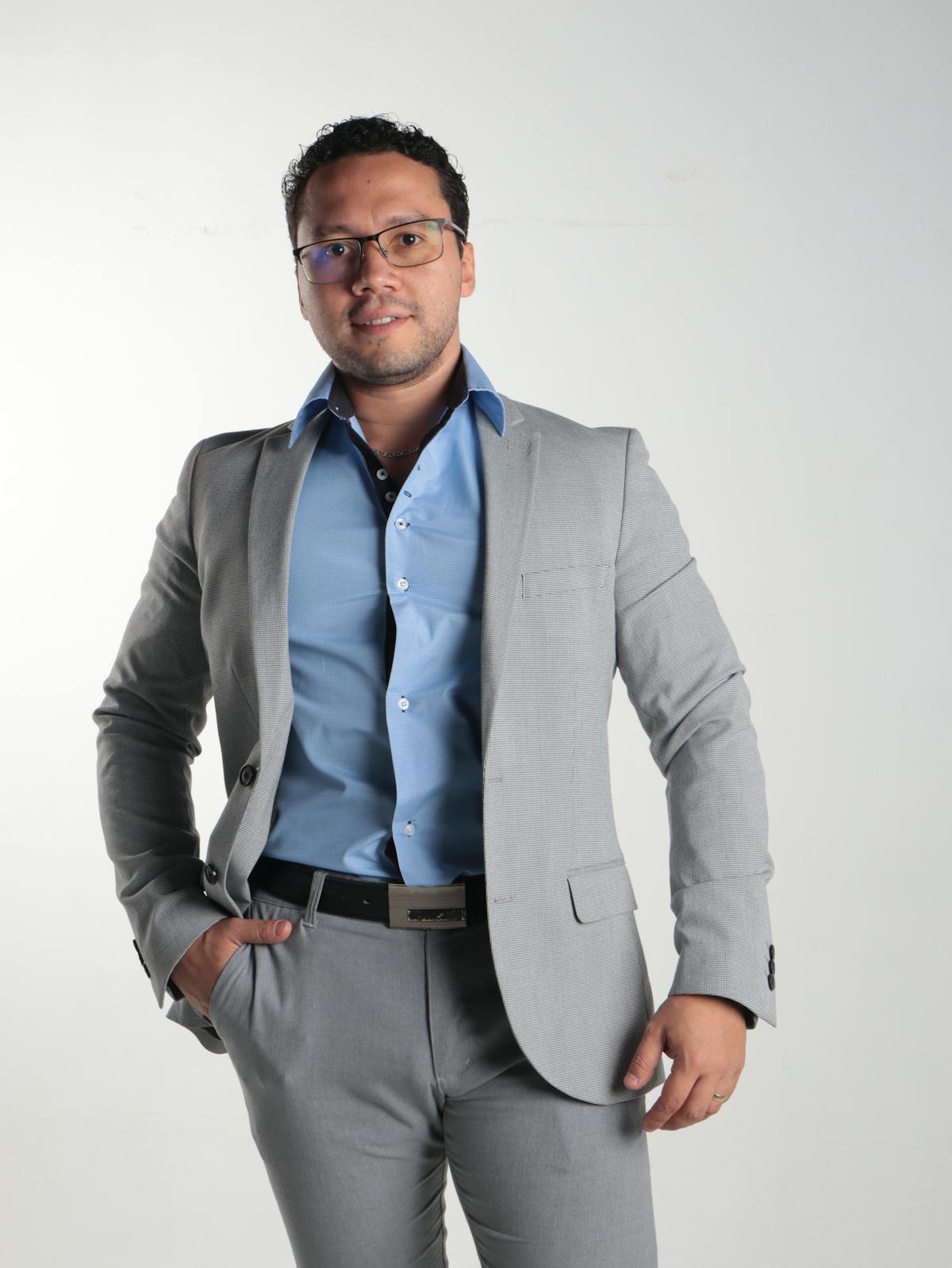 Perfil profissional do LinkedIn aberto em notebook
