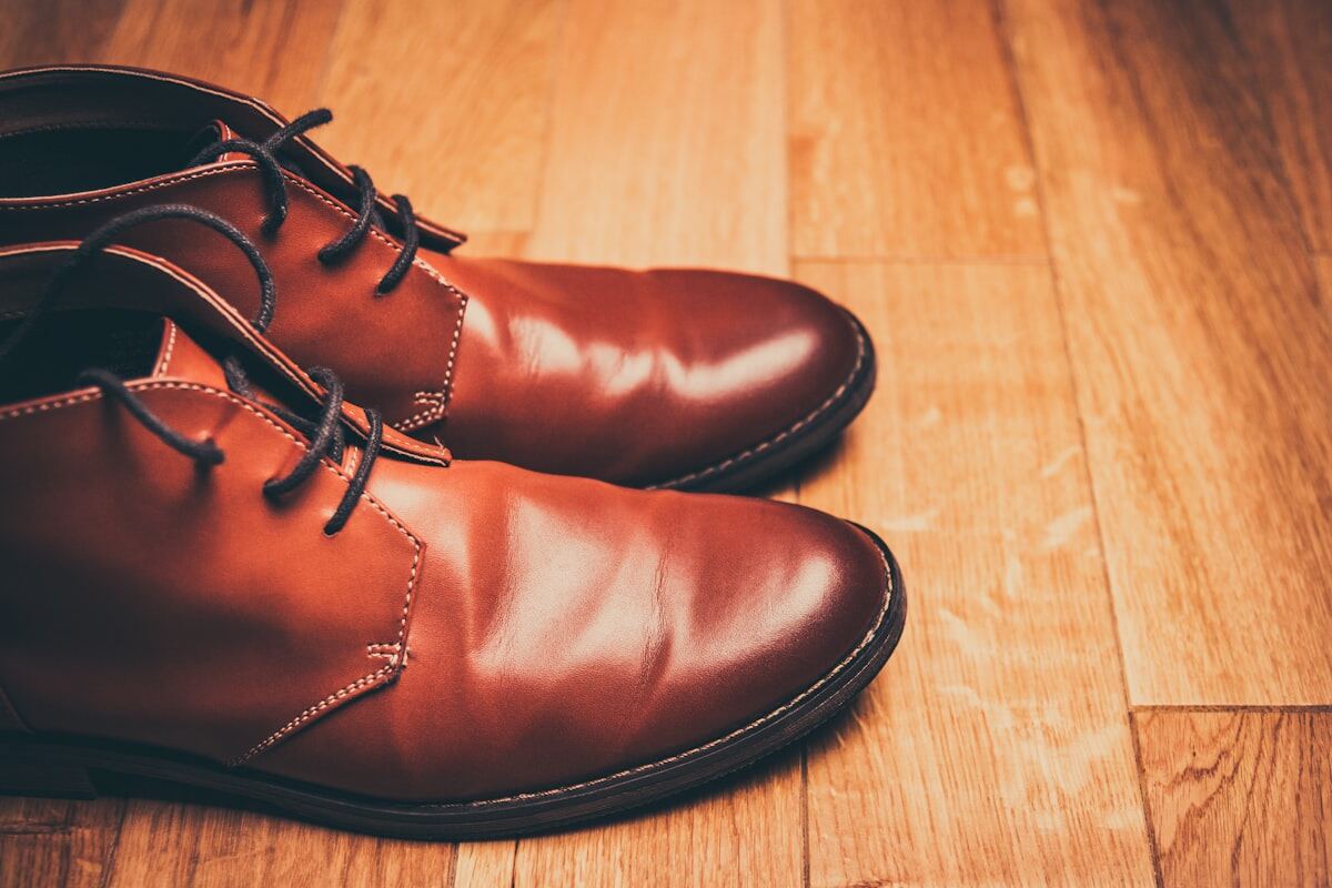 Sapatos masculinos de couro elegantes